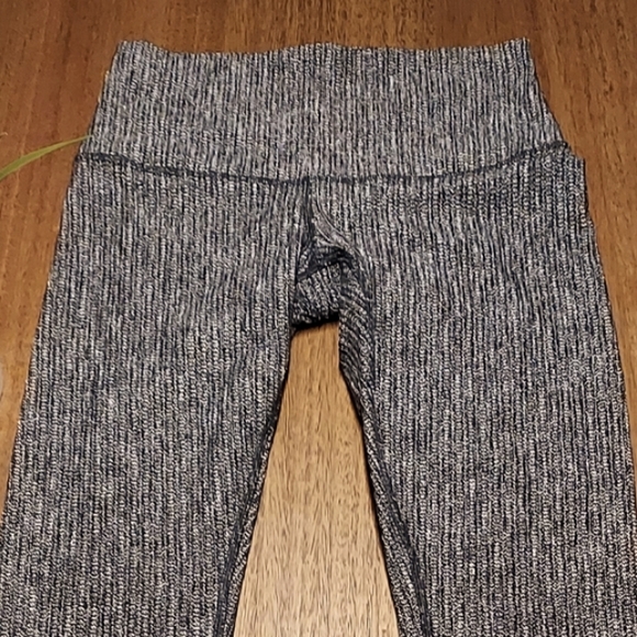 Lulu Lemon Wonder Under Leggings - Picture 2 of 11